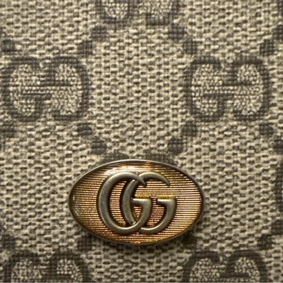 NWB 💯Authentic Gucci Monogram Beige iPhone 12/ 13/ 13pro - Picture 3 of 5